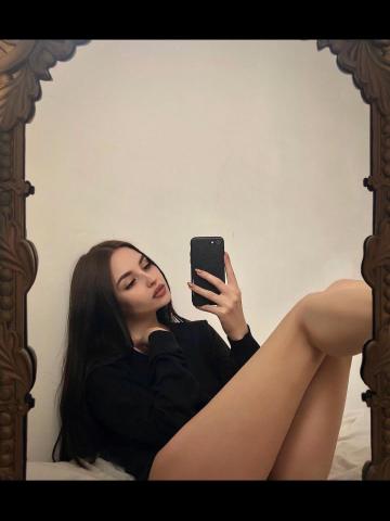 Глория Хохольский